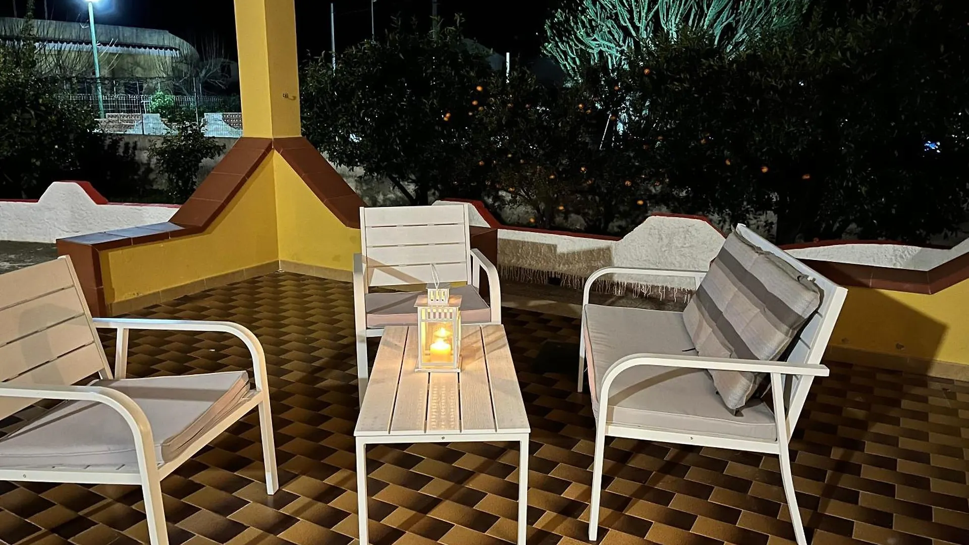 Charming House In Fontane Bianche With Private Garden Villa