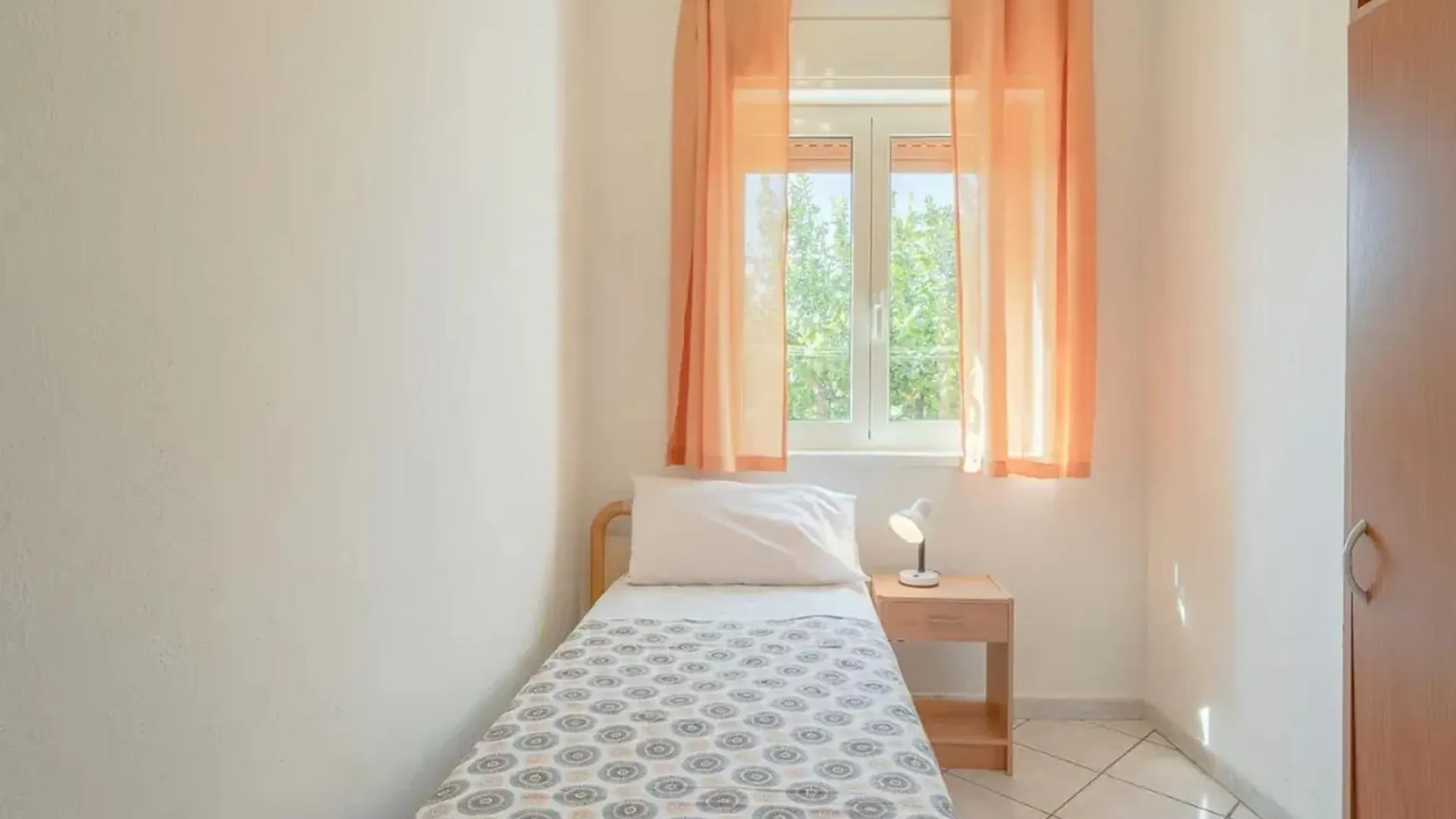 Charming House In Fontane Bianche With Private Garden Villa